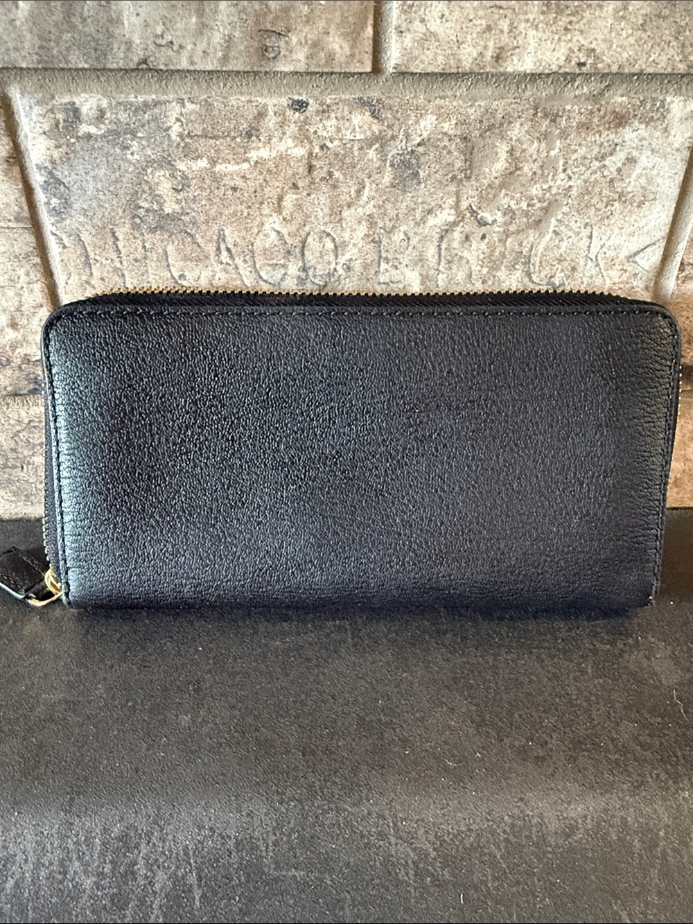 Marc Jacobs Black Leather Zip Wallet - Picture 2 of 5
